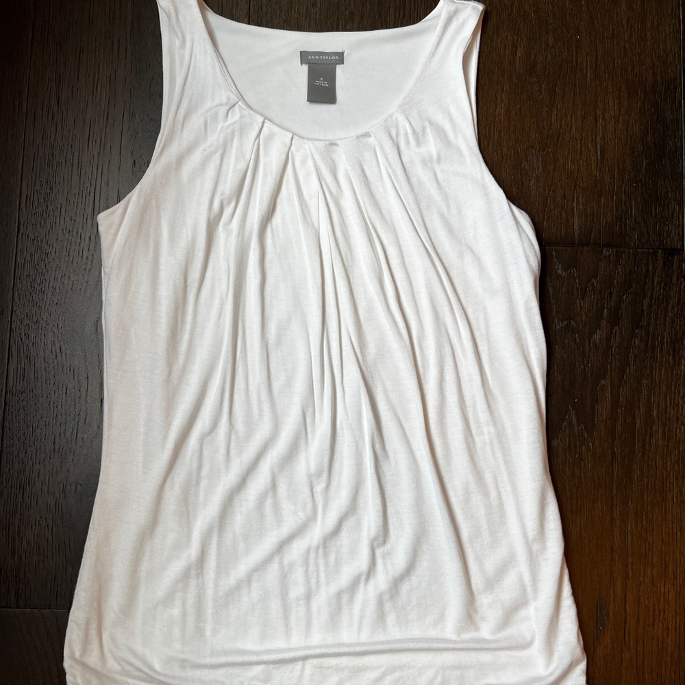 Banana Republic white cotton lined tank size small